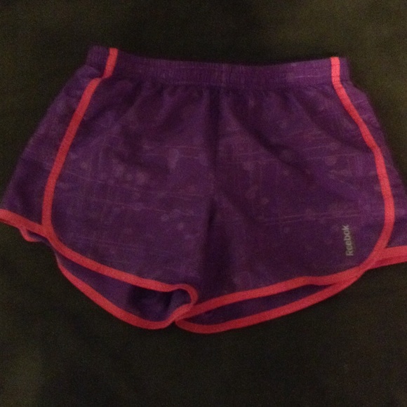 Reebok short size medium(10-12)
