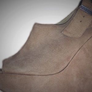 Cute beige wedge