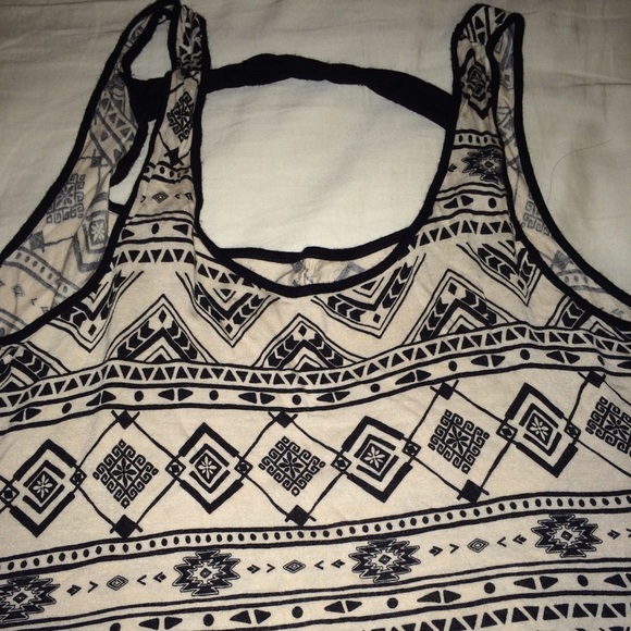 Aztec top - Picture 2 of 3
