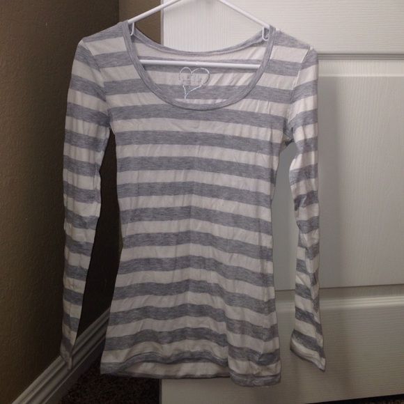 thin, long sleeve shirt - Picture 1 of 1