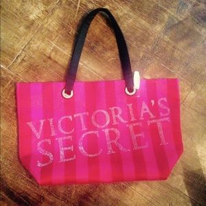 NWT vs tote bag