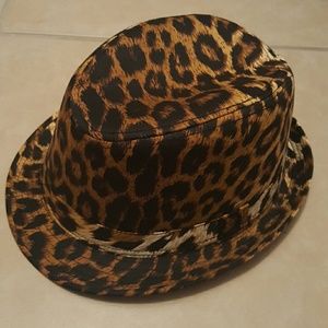 Animal print fedora hat l/xl