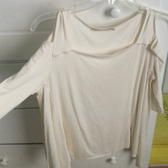 Open shoulder top