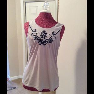 Banana Republic grey top with navy blue design