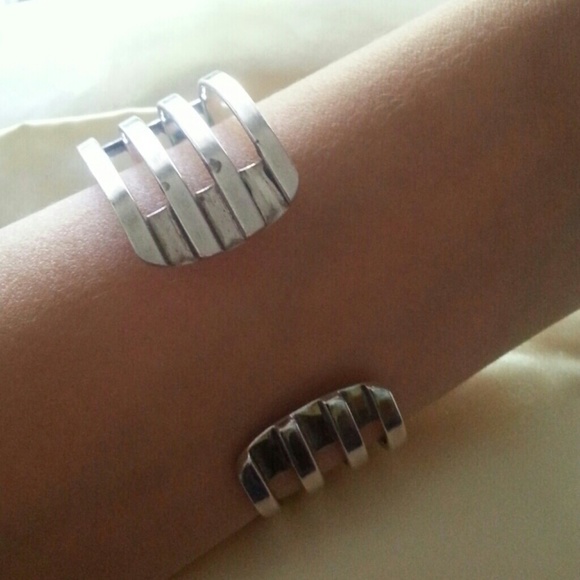 Silver cuff - Picture 2 of 3