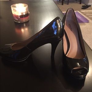Black pumps! Size 8