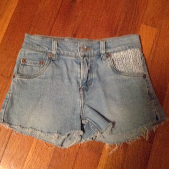 Levi Highwaisted Shorts with Lace Pockets - Picture 1 of 4