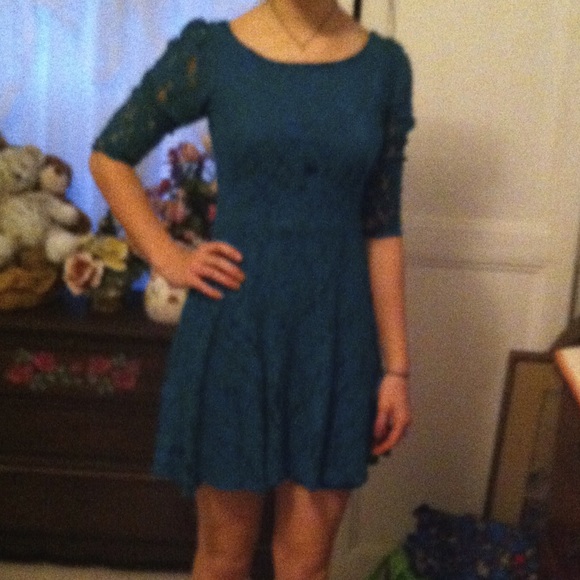 Teal dress with lace overlay, never been worn - Picture 3 of 4