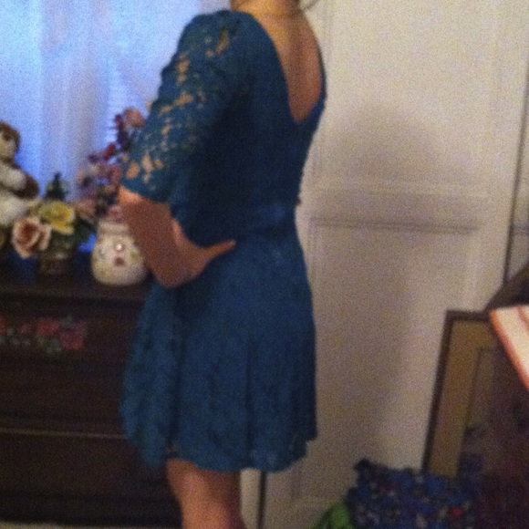 Teal dress with lace overlay, never been worn - Picture 4 of 4