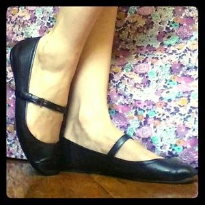 Black Reed Krakoff leather flats, size 37