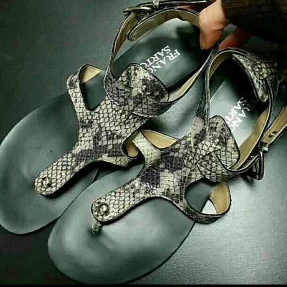Shoes size 8