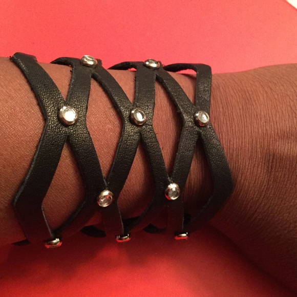 🎉HOST PICK 7/10 🎉 Rhinestone leather bracelet