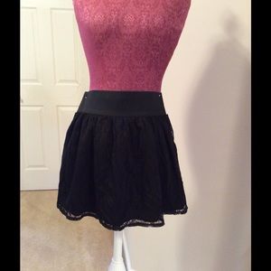 Lily Rose black lace skirt med