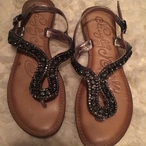 Naughty Monkey Flats