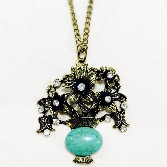 🆕 Long Flower Vase Necklace