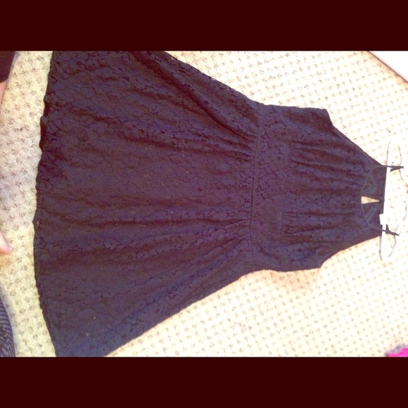 little black lace dress