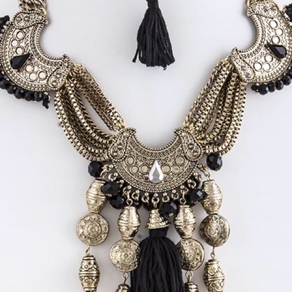 🎉SOLD🎉Tribal necklace set