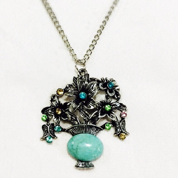 🆕 Flower Vase Necklace
