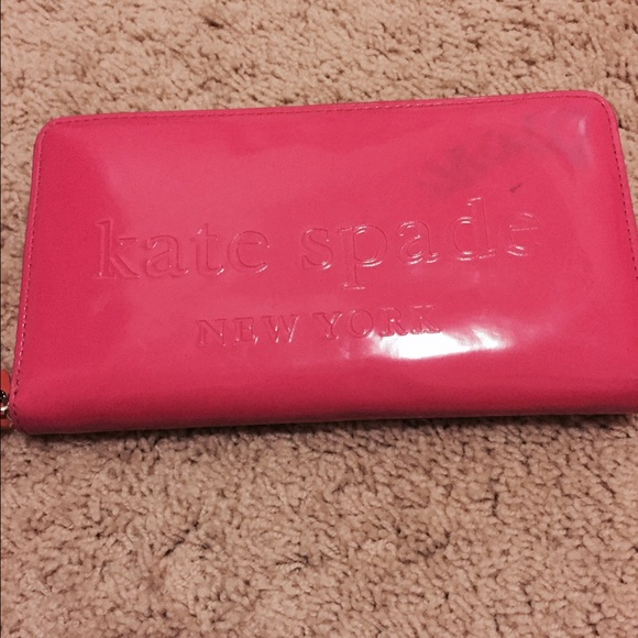 Kate Spade zip around wallet