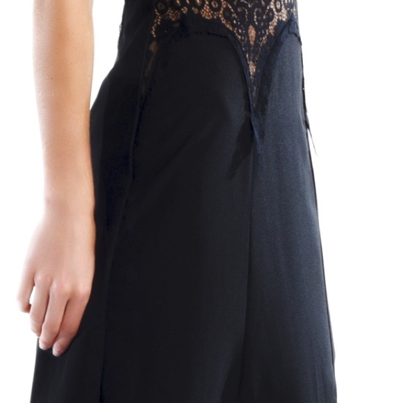 "I Wonder" Lace Double Split Maxi Dress - Picture 4 of 4
