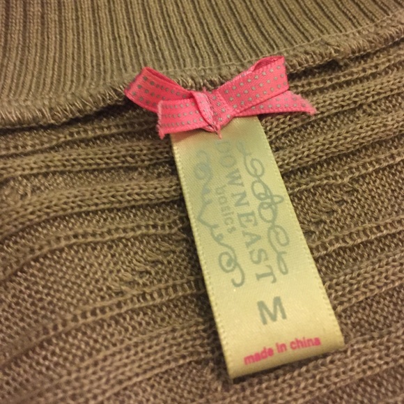 Trendy Beige Cardigan! Size M - Picture 3 of 3