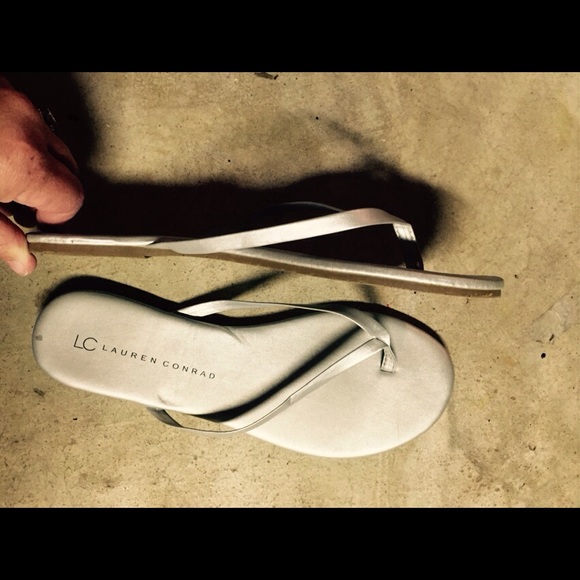 Lauren Conrad flip flops
