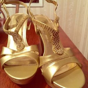 Gold high heals