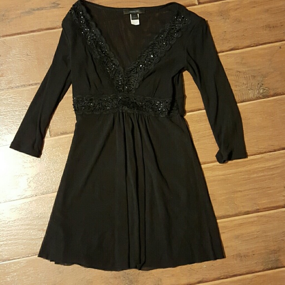 ***sold***Black express top with lace v-neck