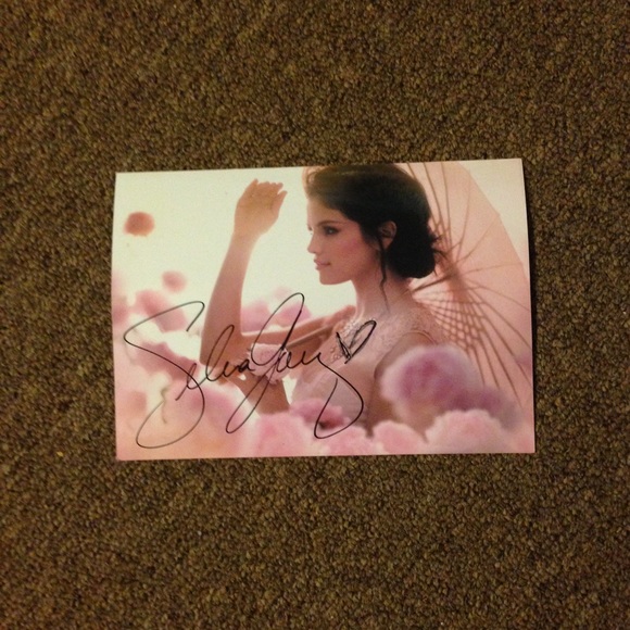 Autographed picture of Selena Gomez