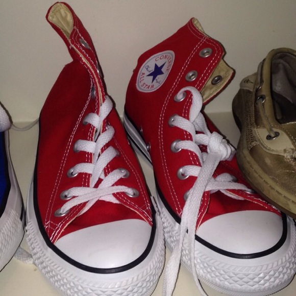 Red high hi top converse!