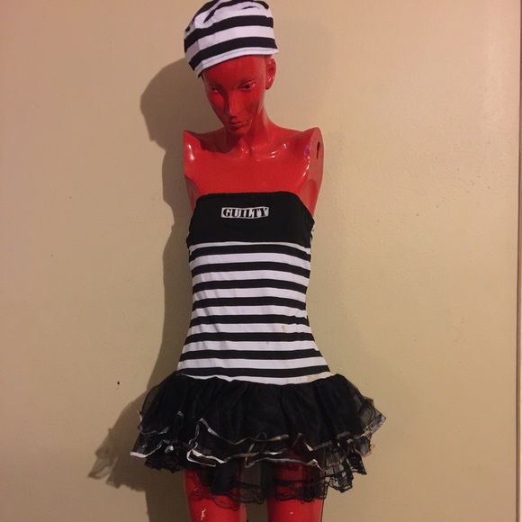 Jail bird outfit