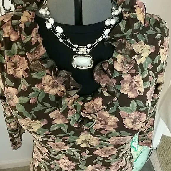 Romantic Ruffled Ralph Lauren top - Picture 3 of 4