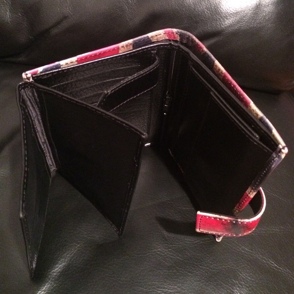 Wallet - Picture 3 of 3