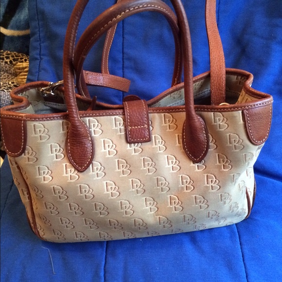 Dooney and Bourke purse - Picture 2 of 3