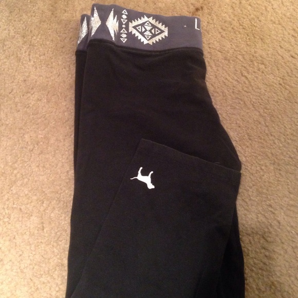 Cropped leggings with tribal print gems on top