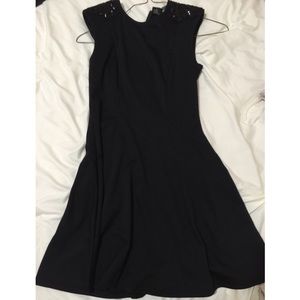 blackdress | skater | beads | formal