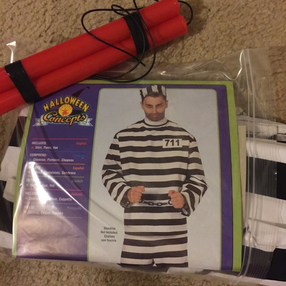 Mans jail bird costume