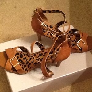 Jessica Simpson size 10 never worn . Nwb