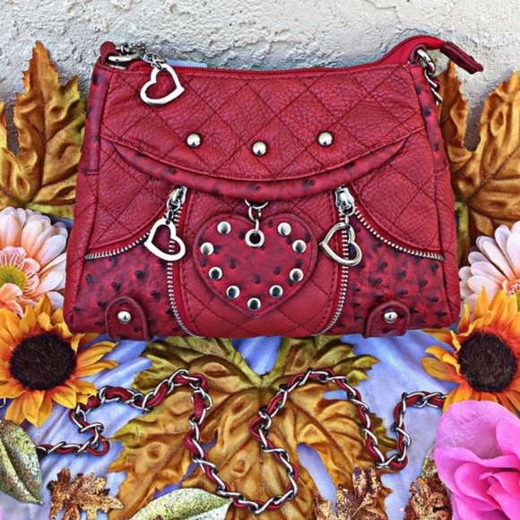 Crossbody baby!