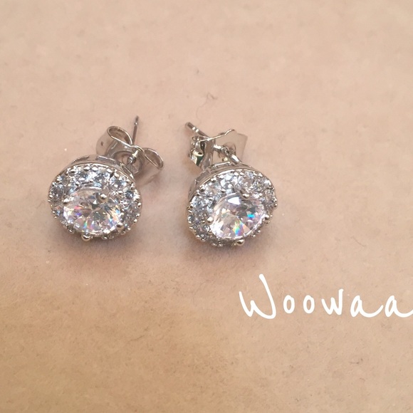 Woowaa Jewelry - 18K white gold filled swarovski crystal