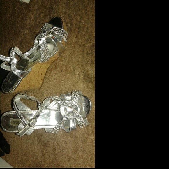 Silver wedges - Picture 1 of 1