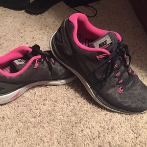 Nike lunarglide 5's.