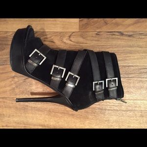 REDUCED**Steve Madden Open Toe