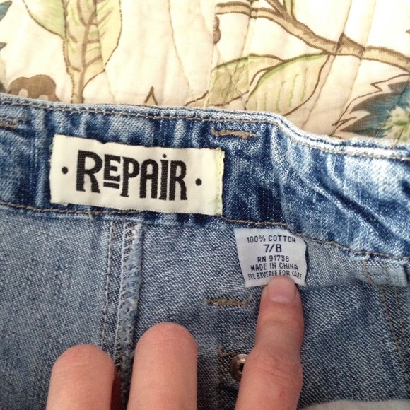 90s button fly high waisted denim shorts - Picture 3 of 5