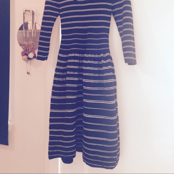 Perfectly pretty & easy to wear dress from Anthro - Picture 4 of 4