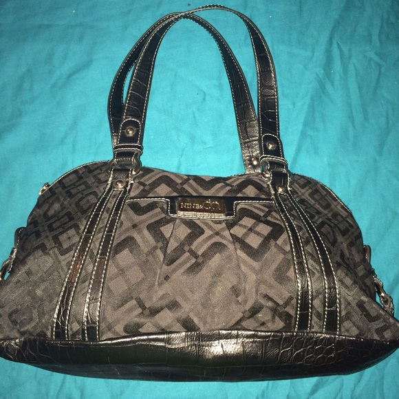 **SOLD IN BUNDLE** Black Purse - Picture 1 of 4