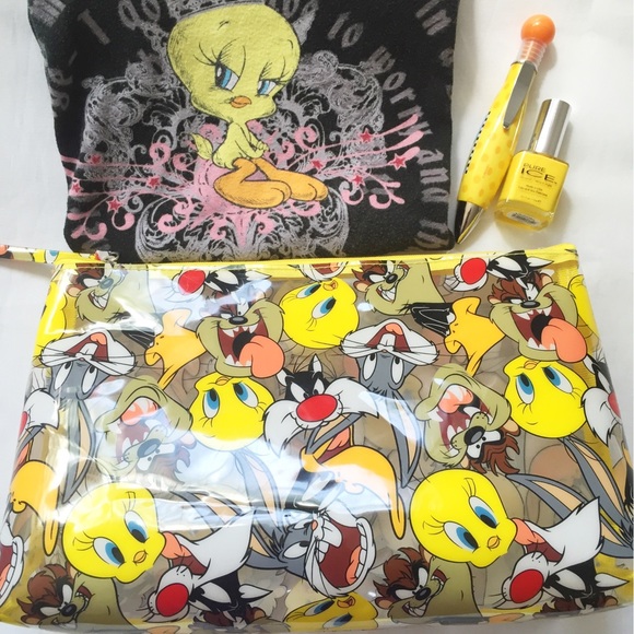 🎉HOST PICK🎉Looney Tunes  all purpose clutch NWOT - Picture 2 of 2