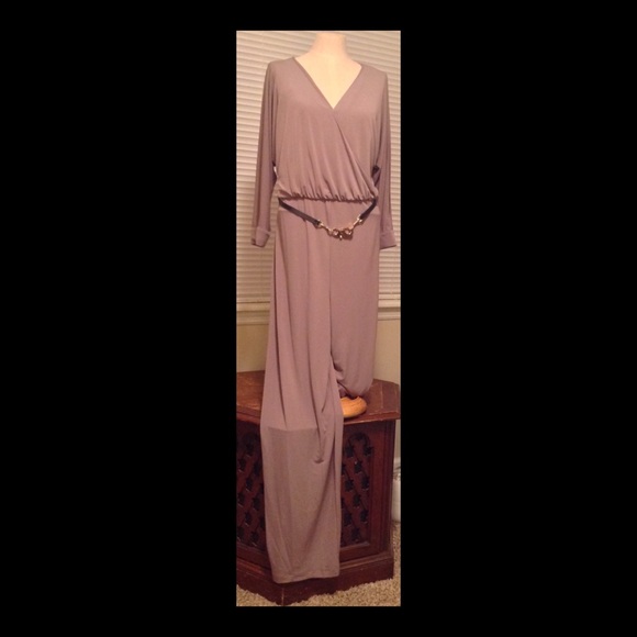 💲✂️Calvin Klein Jumpsuit w/arm slits. Never worn