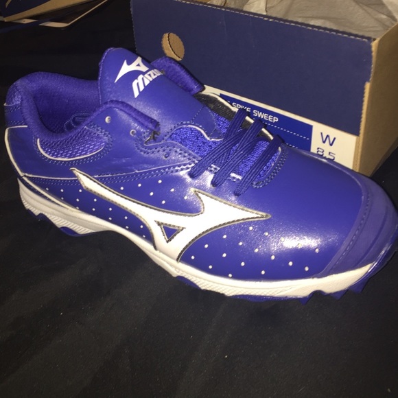 Mizuno Softball Cleats 9 spike sweep - Picture 1 of 3