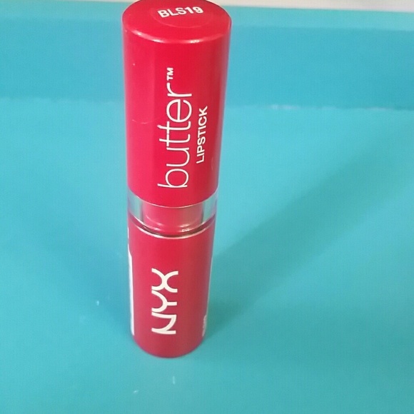 Red lipsticks set - Picture 4 of 4